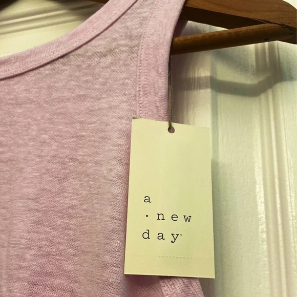 Activewear tank top - Picture 2 of 3